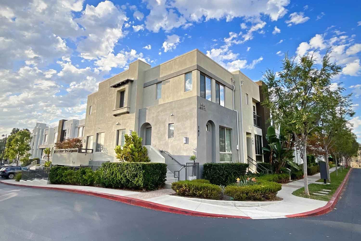 13023-Union-townhomes-hero - Three Sixty At South Bay
