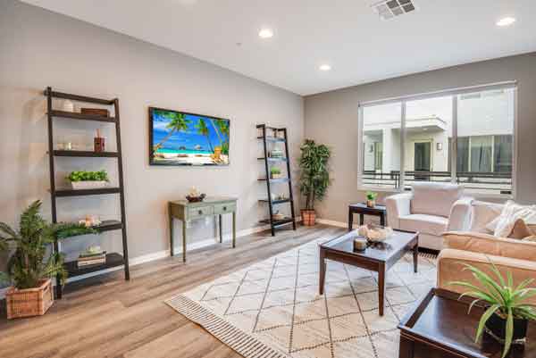 12921 Mission Ave #102 Hawthorne CA